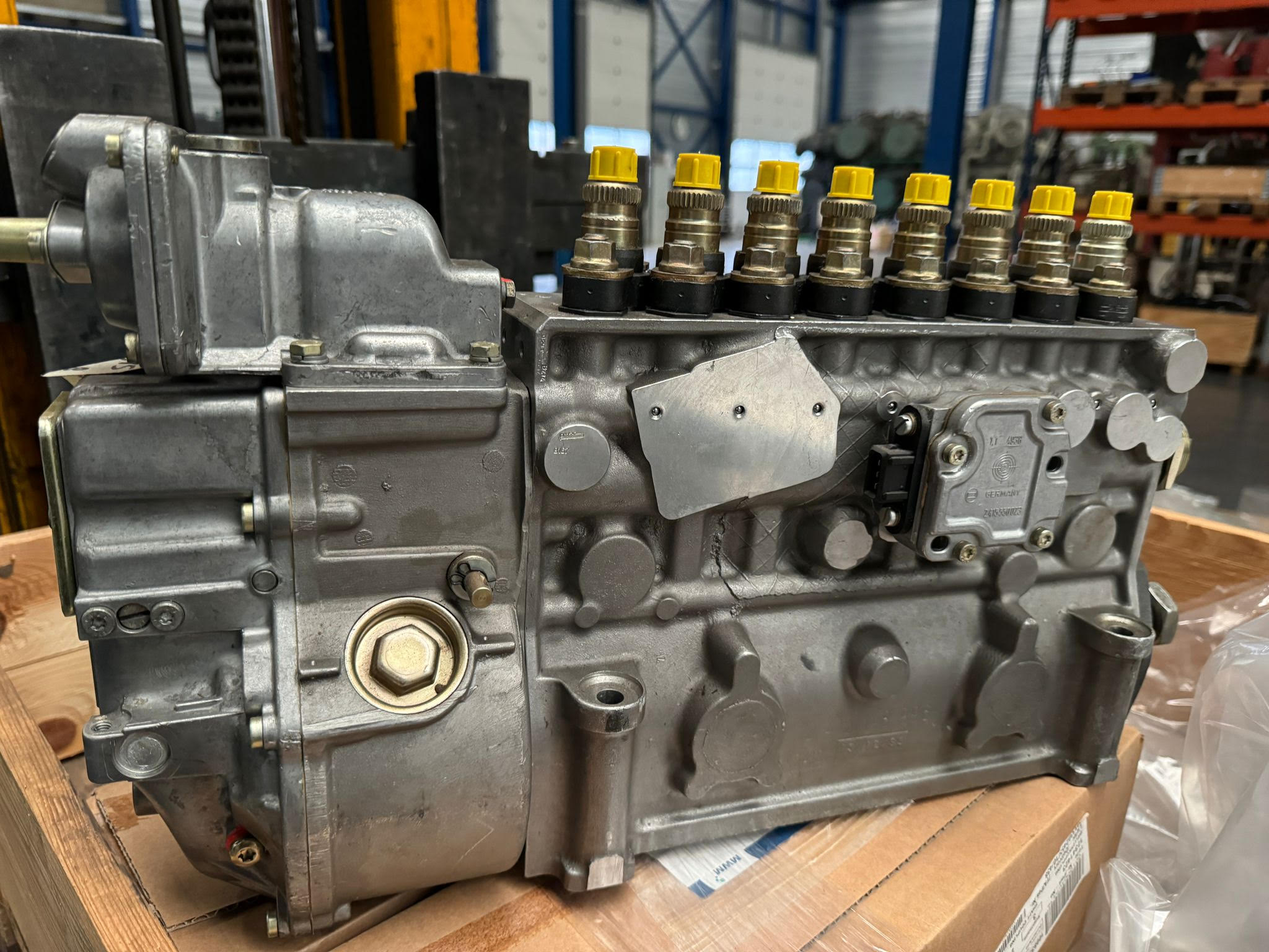 Used FUEL INJECTION PUMP BOSCH TBD616 - V16