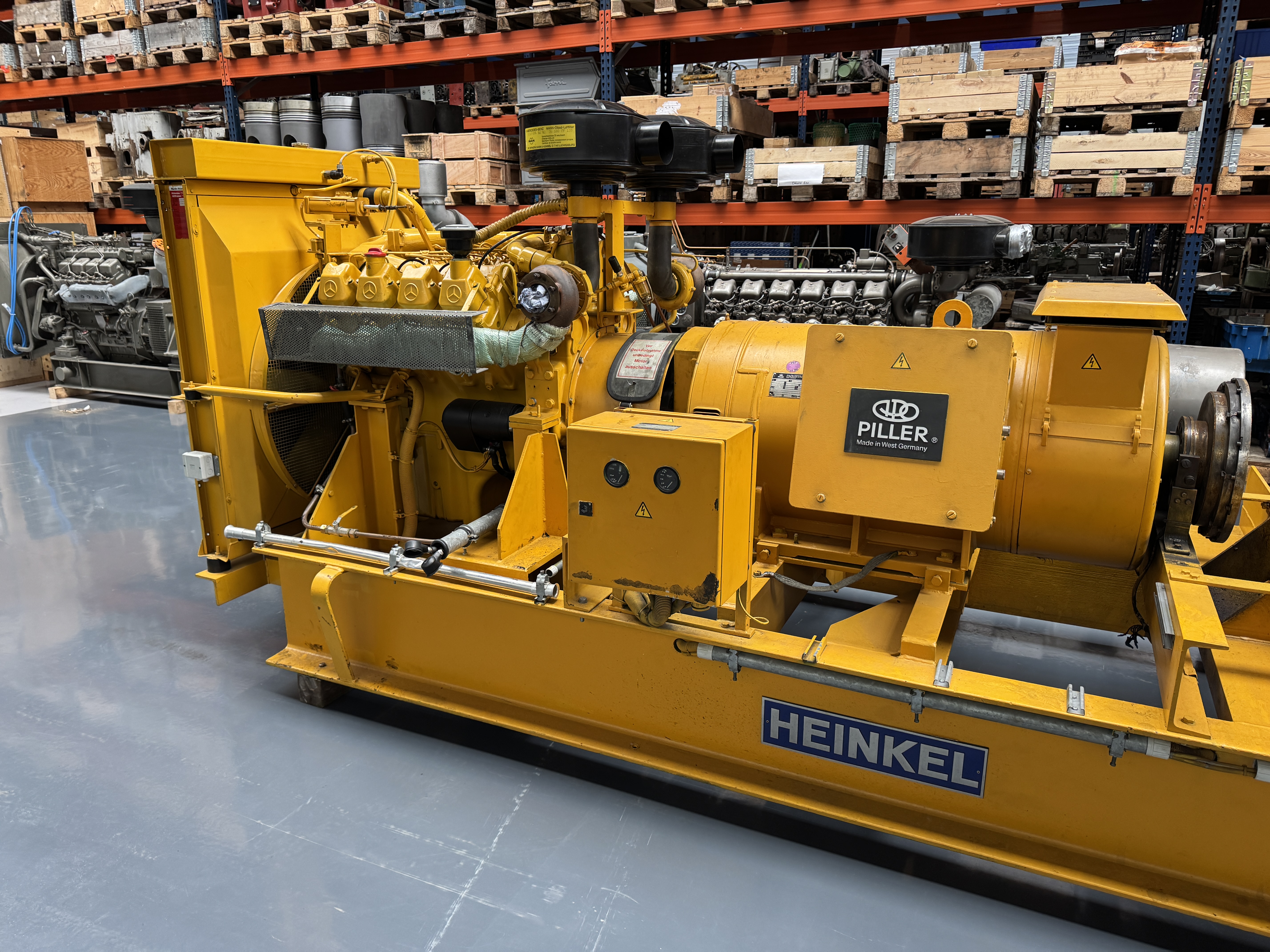 Used Merceders / MTU – 8V183 TA 32 – OM 442A – Anton Piller NKT 320-4 -265KVA