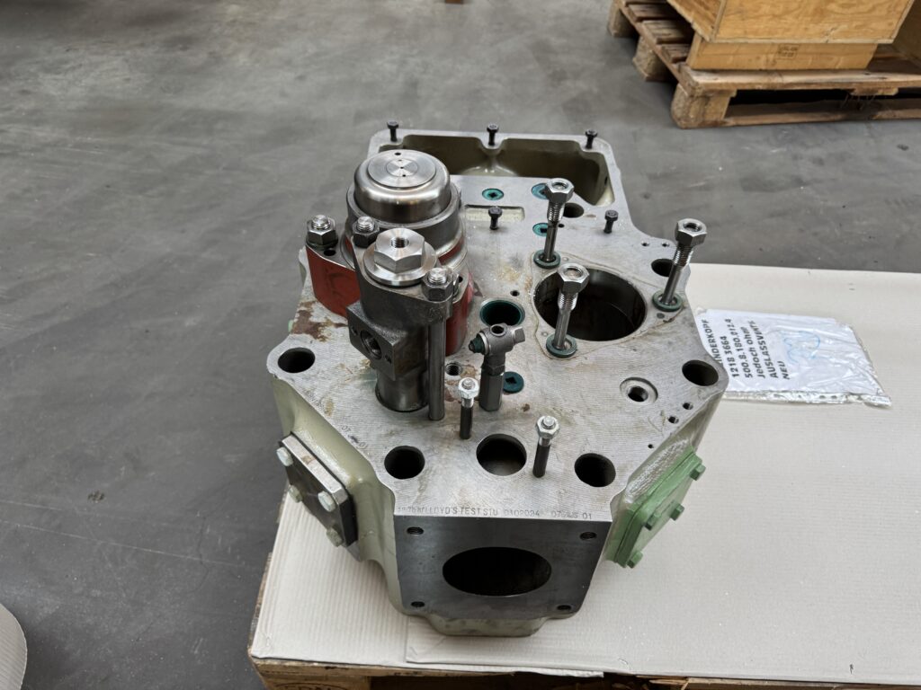 Used CYLINDER HEAD – P/N 12183664 – MWM TBD 500
