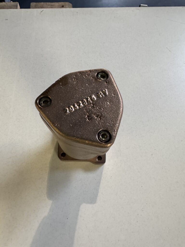 Used CYLINDER P/N 02042830/31 FOR DEUTZ 540/640