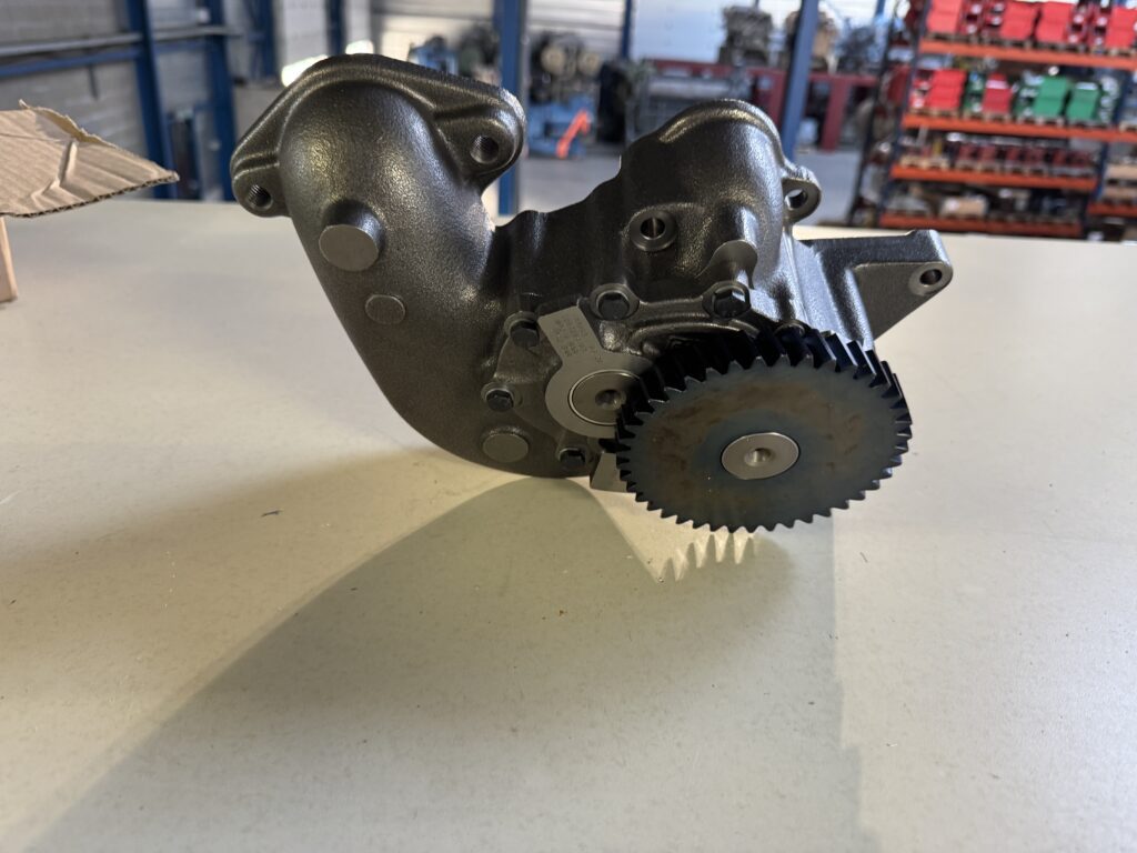 LUBRICATING OIL PUMP P/N 12316235 DEUTZ TCD 2016-V16
