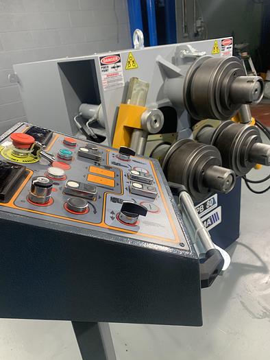 UZMA PKH 80 section roller hydraulic operation