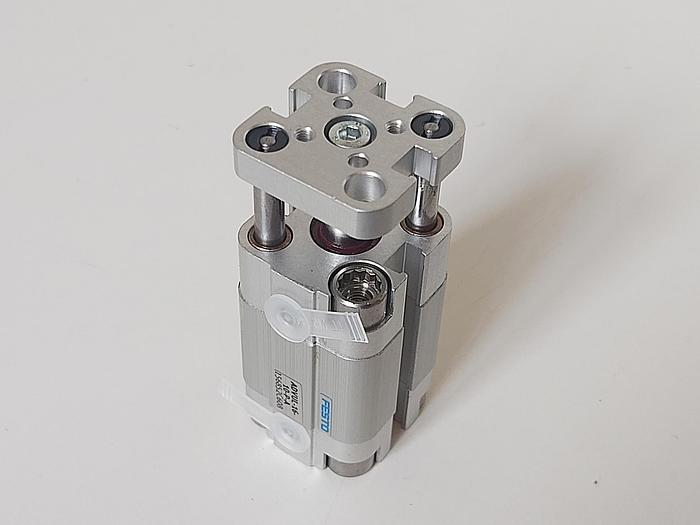 2 Stück Kompaktzylinder, ADVUL-16-10-P-A, 156852, Festo neu