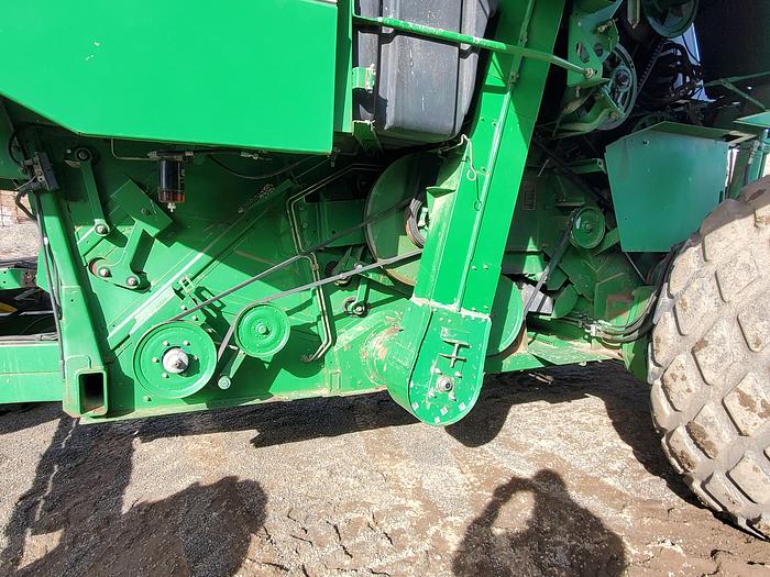 Used ** Auction ** 1996 John Deere 9500 SideHill Combine w/ 25' Header