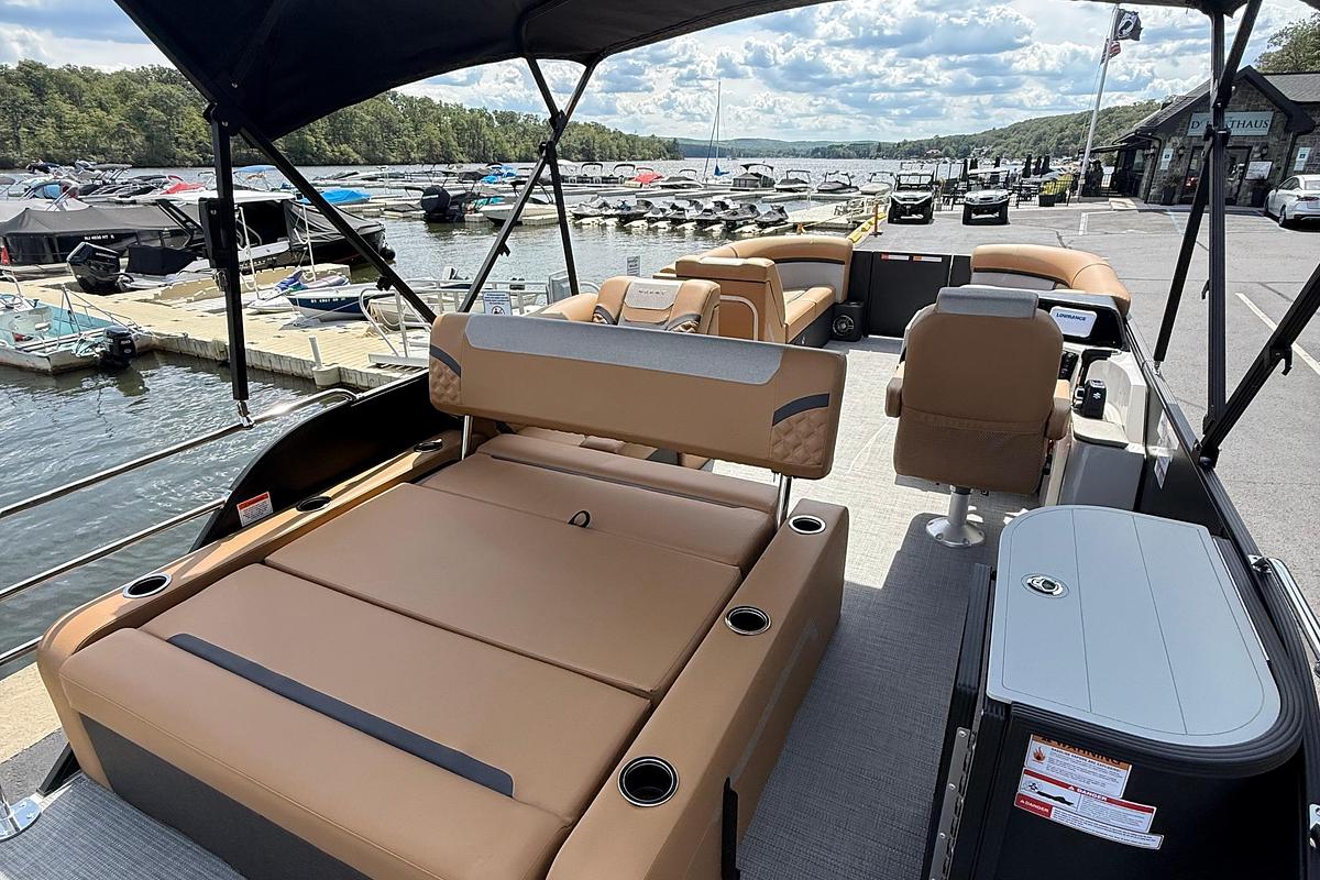 2026 Crest Conquest 215 SLS