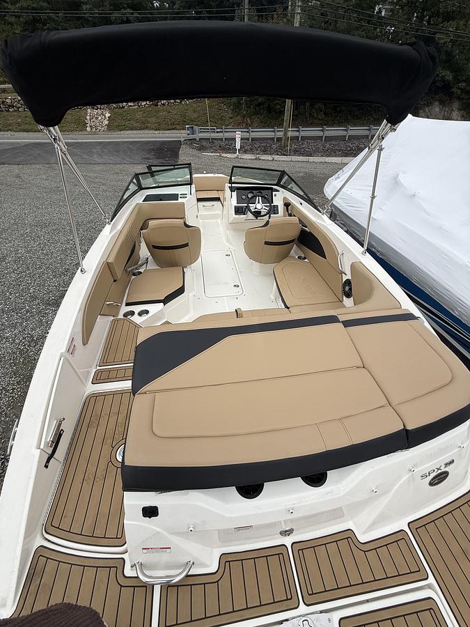 Used 2023 SeaRay SPX210