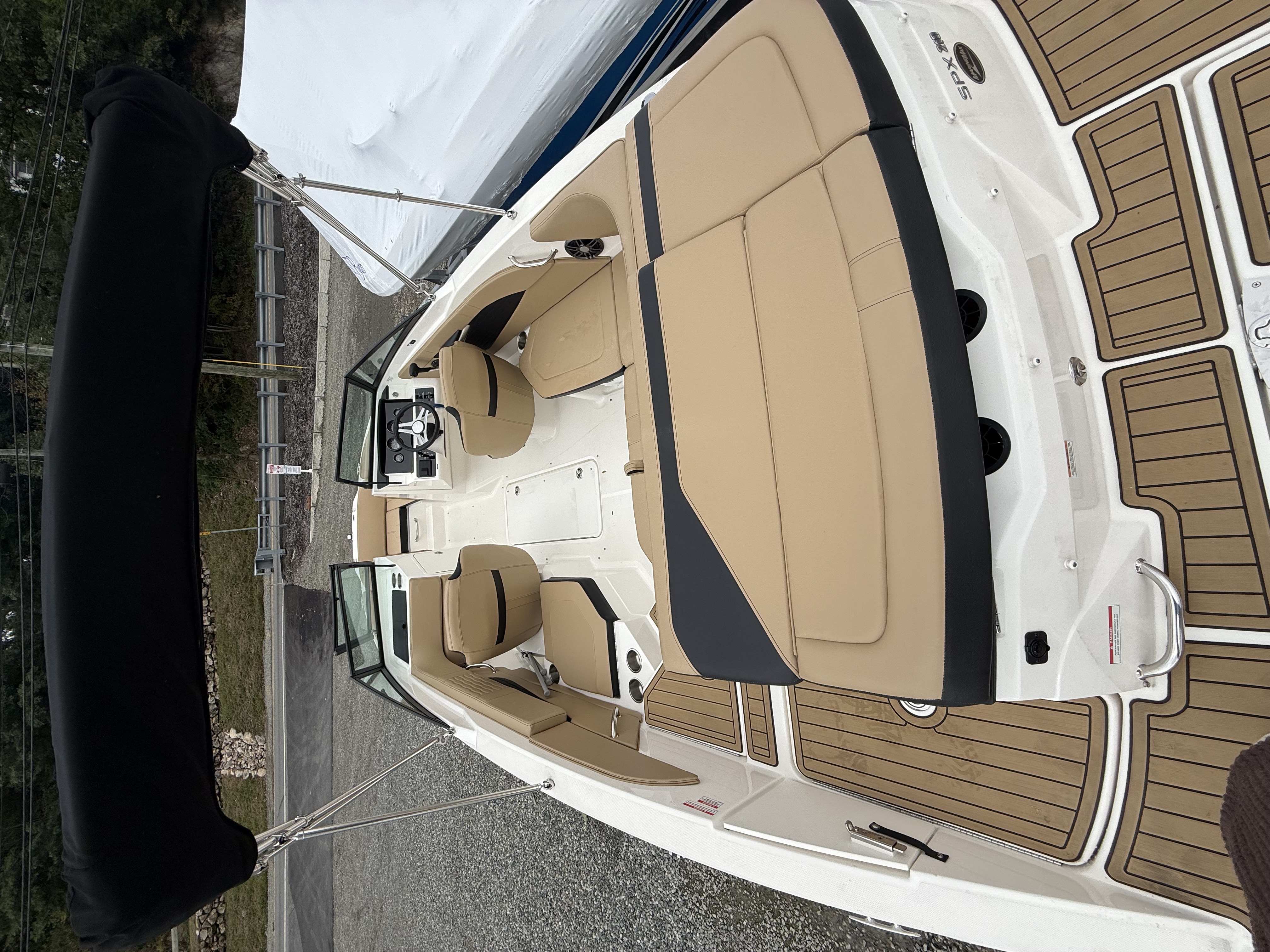 Used 2023 SeaRay SPX210