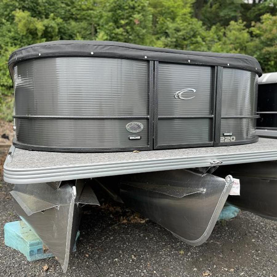 2024 Crest Classic DLX 220