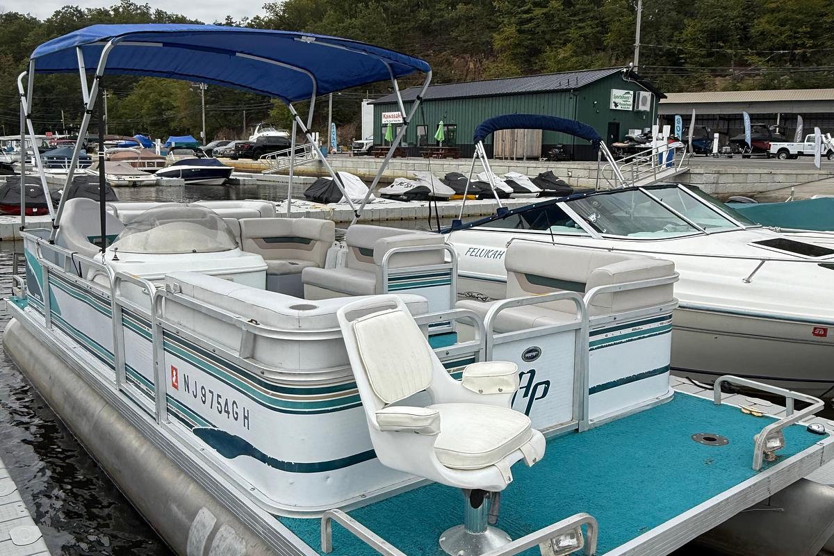 Used 1998 AquaPatio 210RS