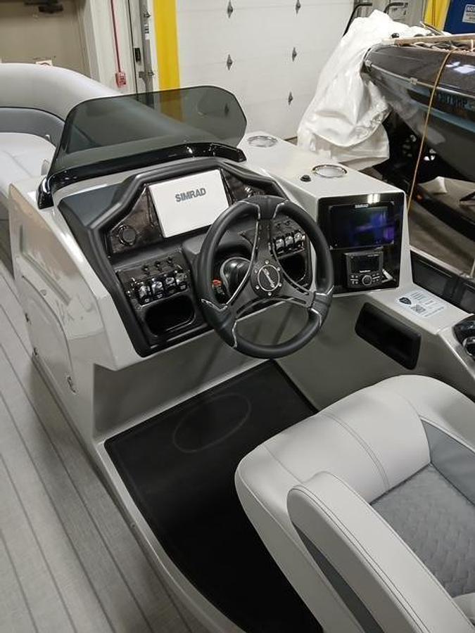 2025 Bentley Pontoons 253 Elite Admiral
