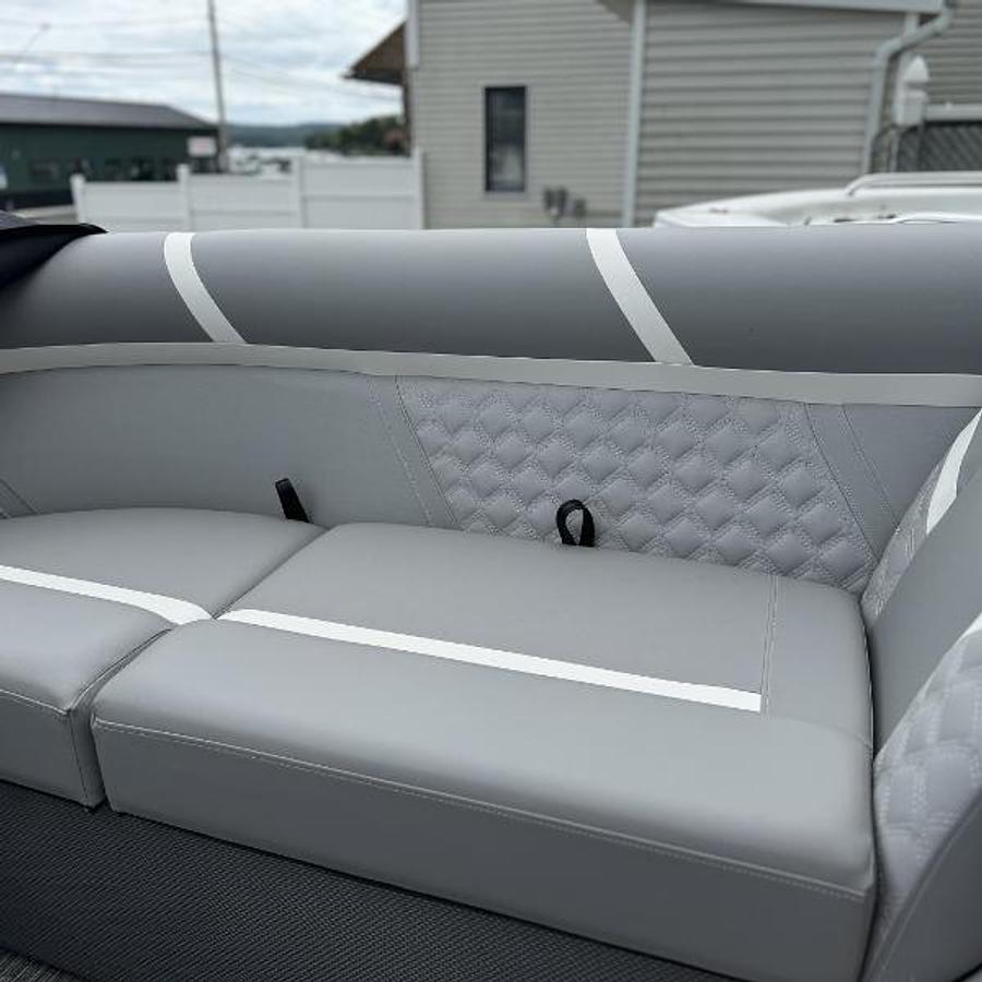 2024 Crest Classic DLX 220