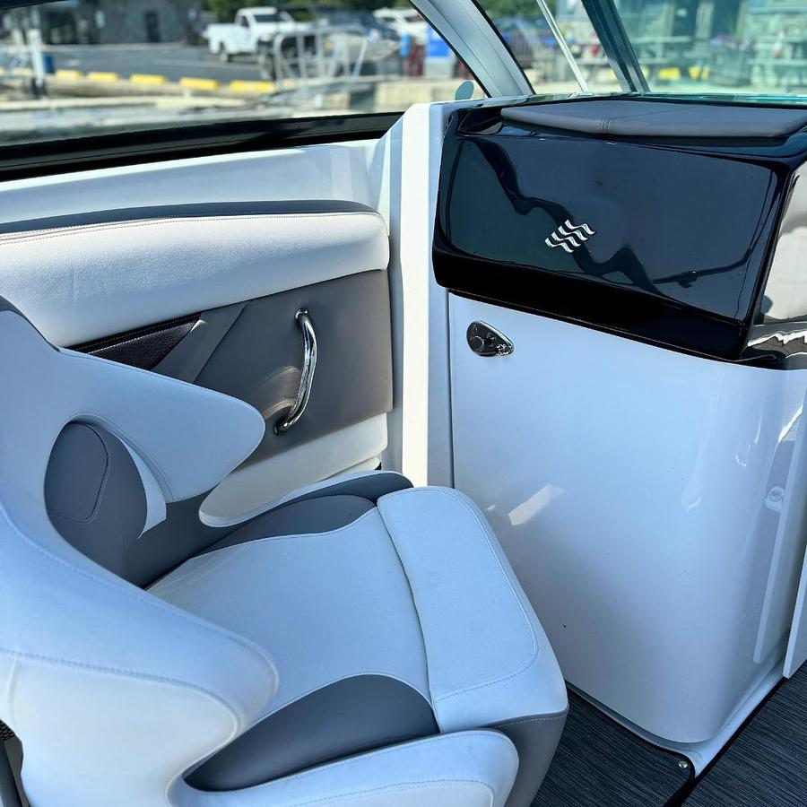 Used 2021 Four Winns HD8 270SD