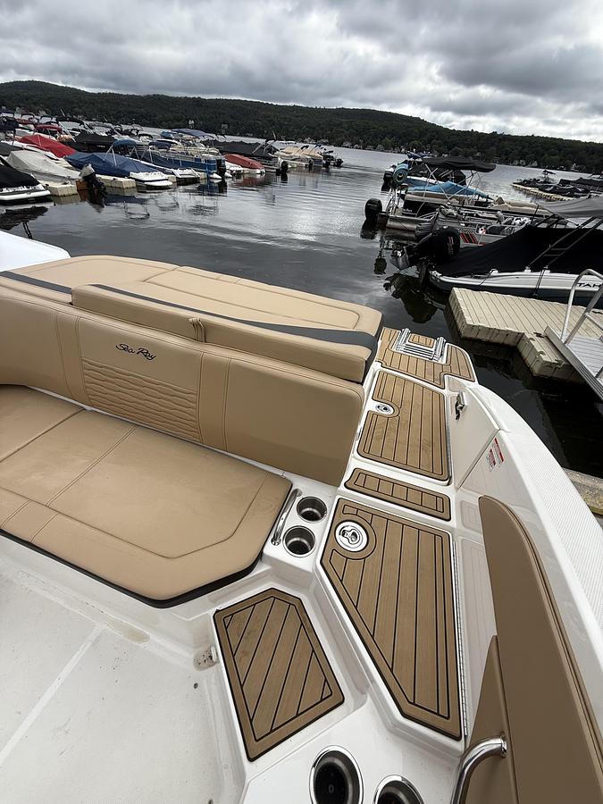 Used 2023 SeaRay SPX210