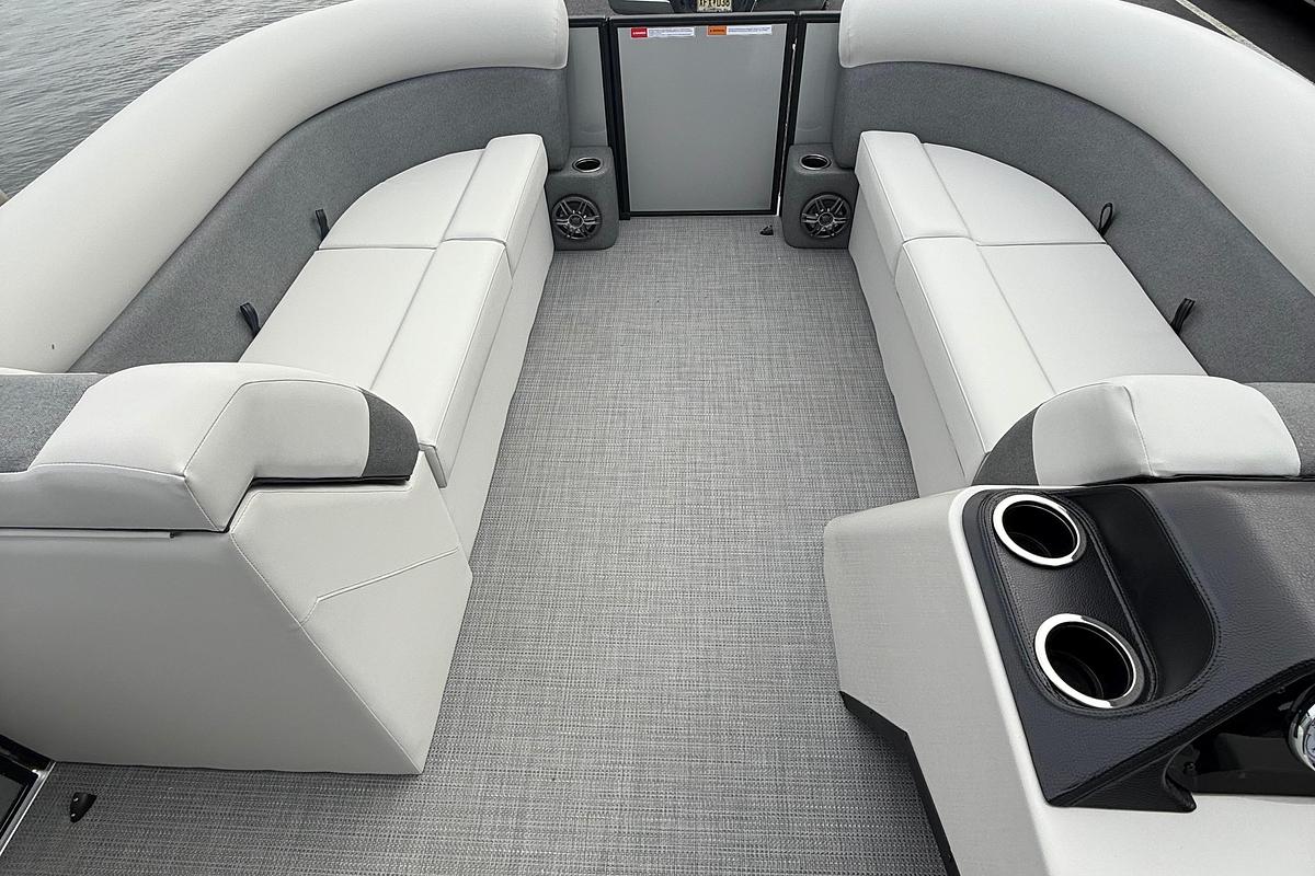 2026 Crest Conquest SE 220 Cruise