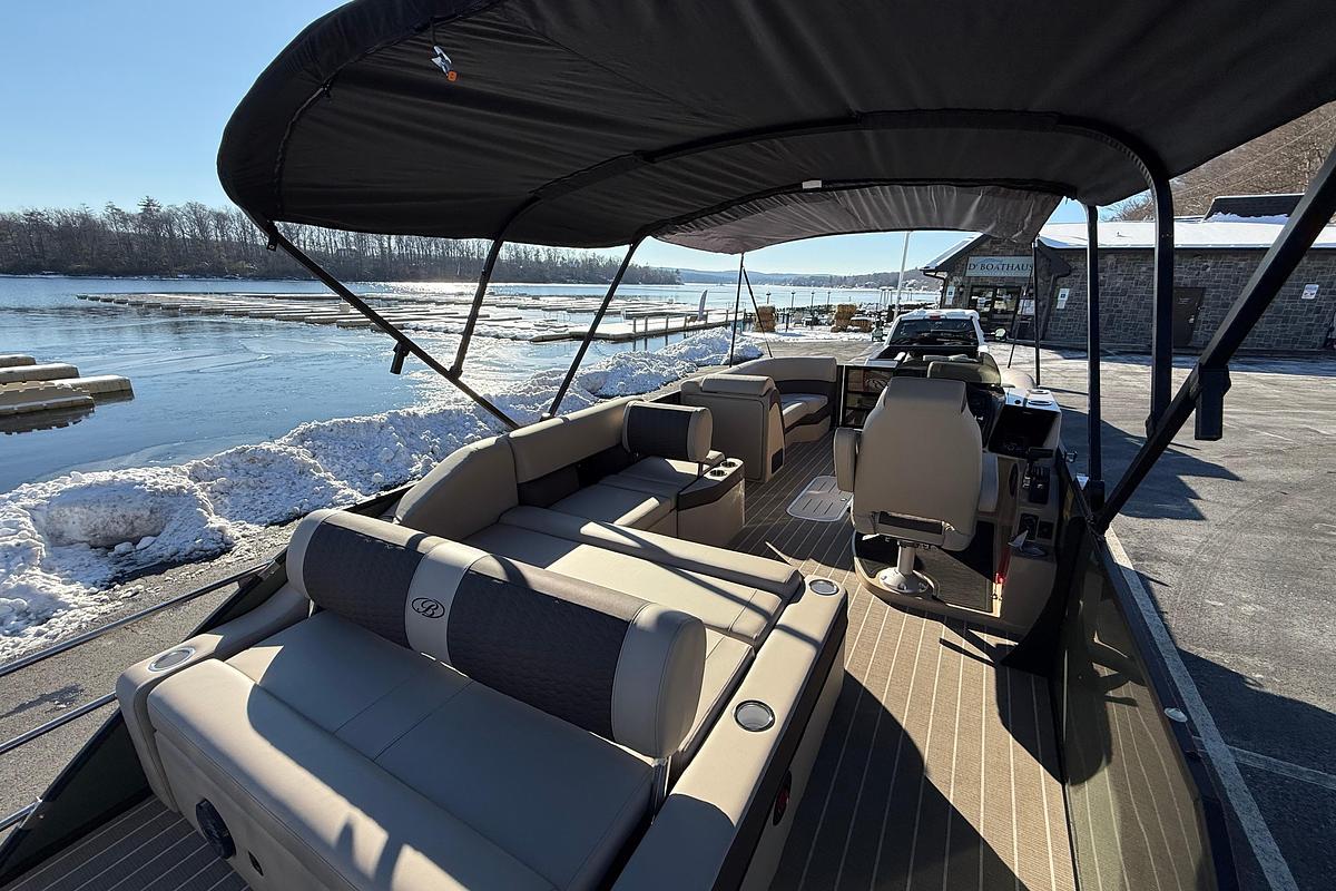 2026 Bentley Pontoons Elite 223 Swingback Bench