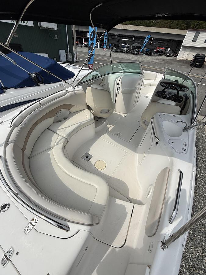 Used 2002 Chaparral 243 Sunesta