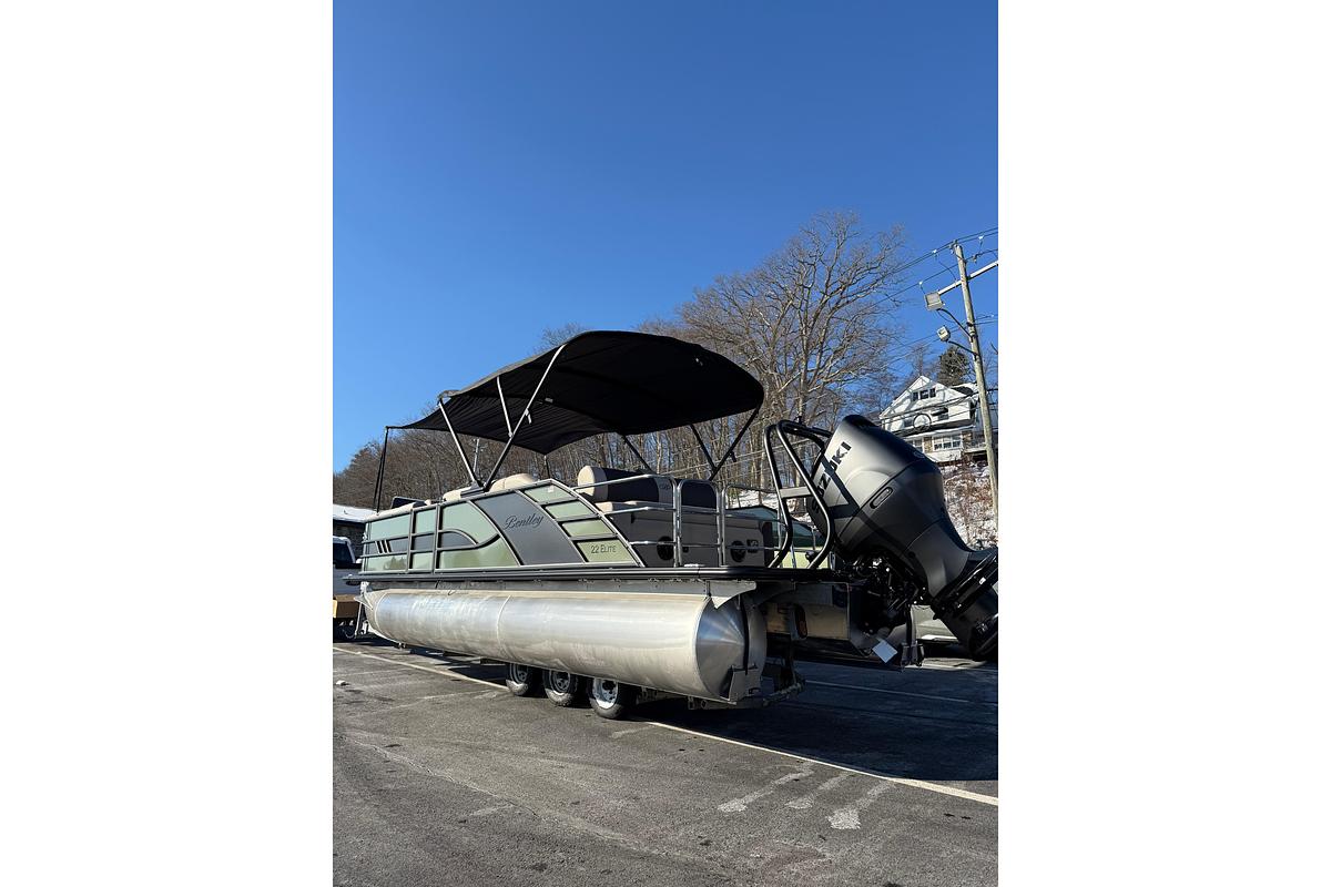 2026 Bentley Pontoons Elite 223 Swingback Bench