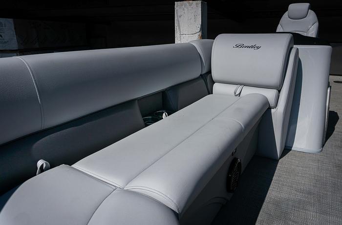 2024 Bentley Pontoons 240 Navigator