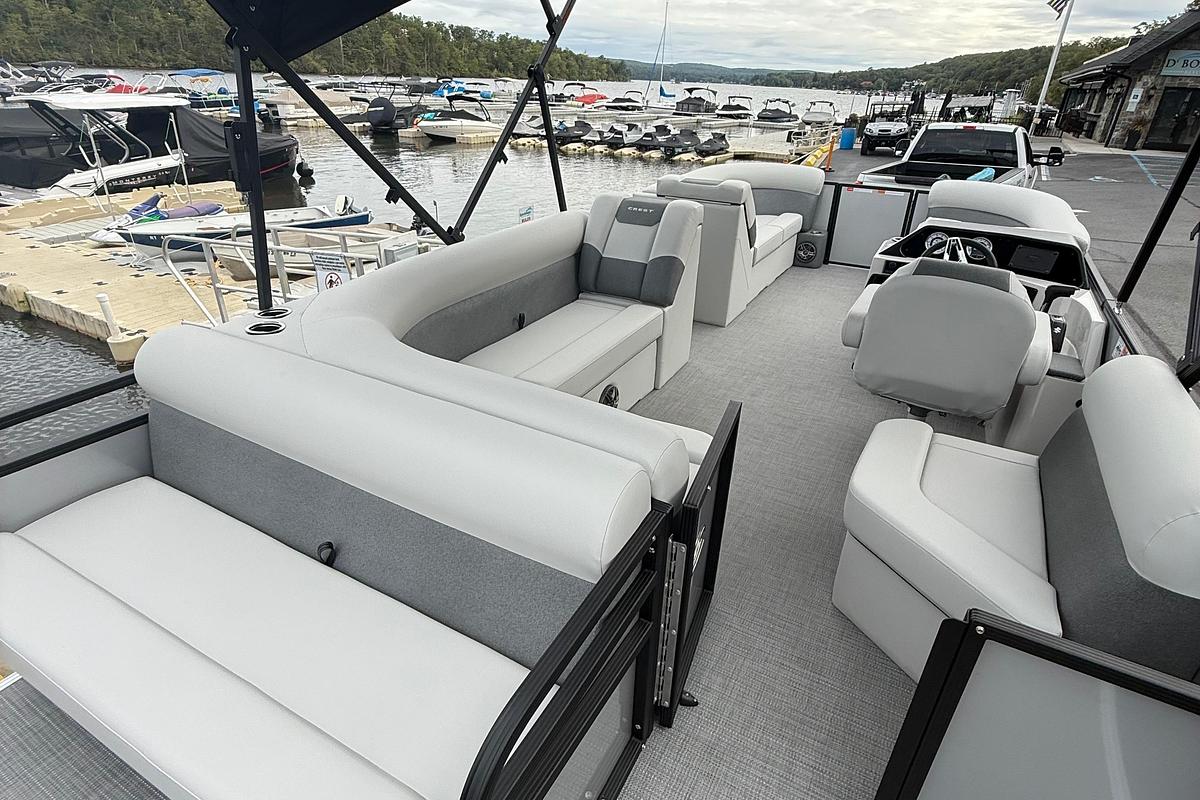 2026 Crest Conquest SE 220 Cruise