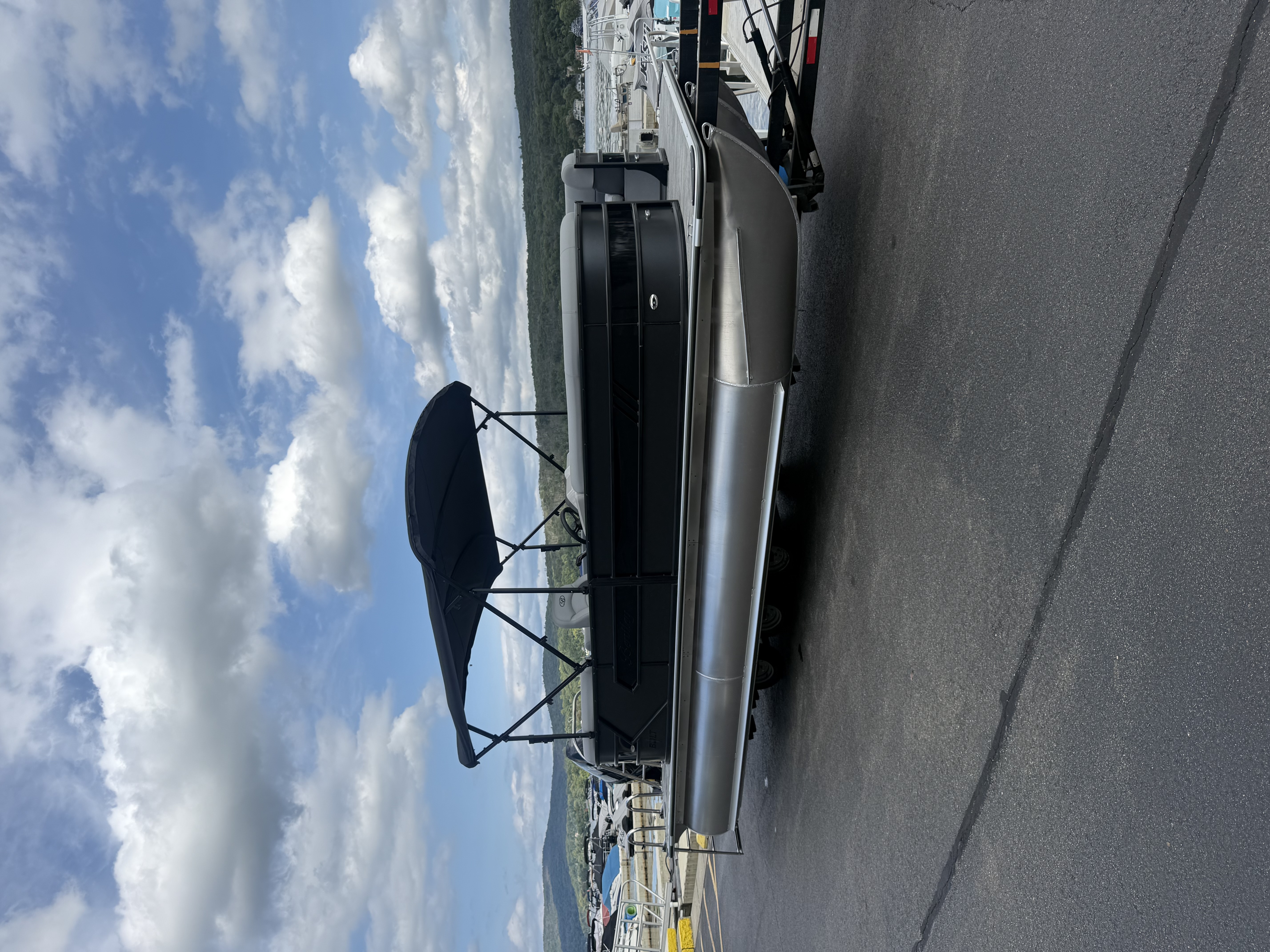 2027 Bentley Pontoons 223 Bolt