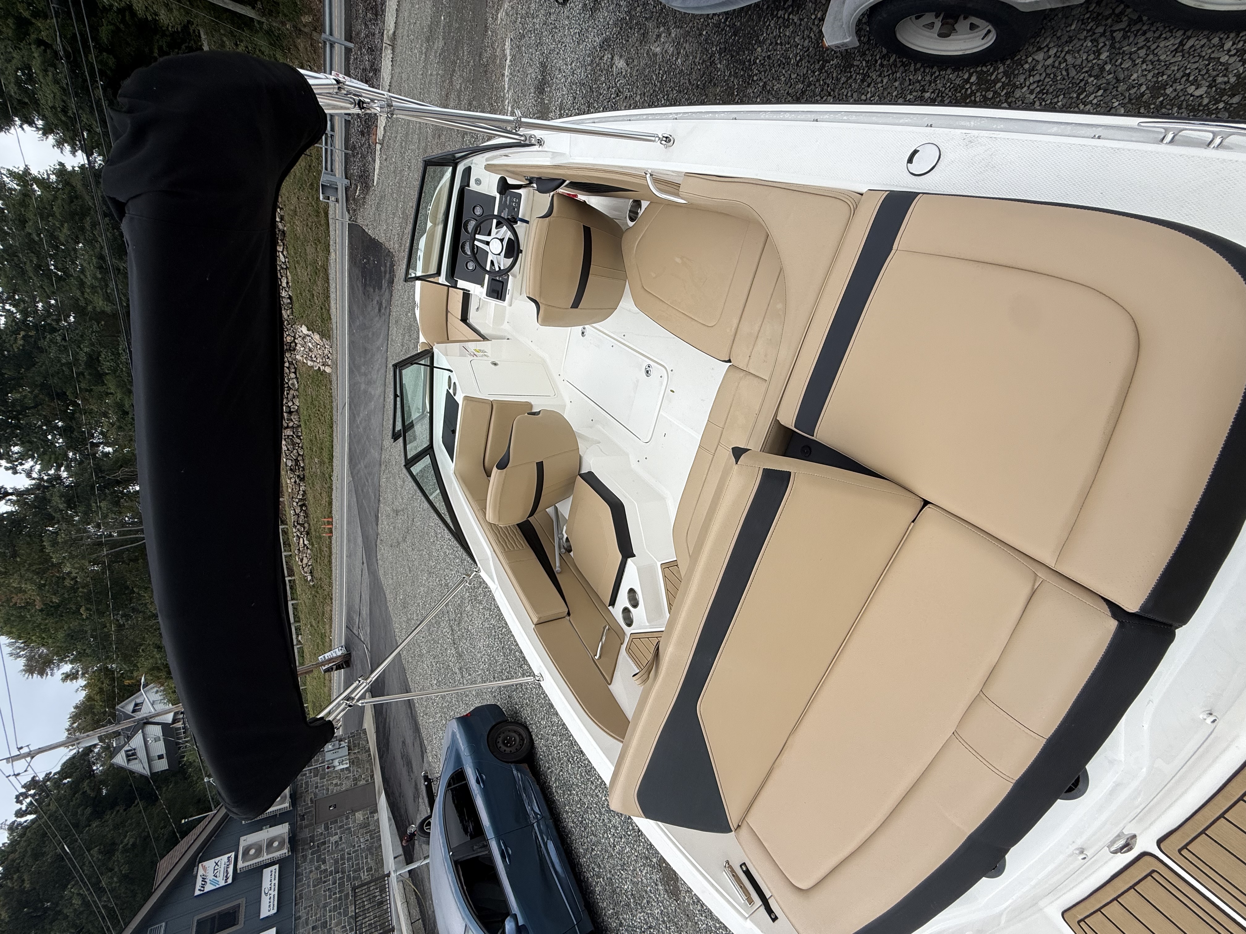Used 2023 SeaRay SPX210