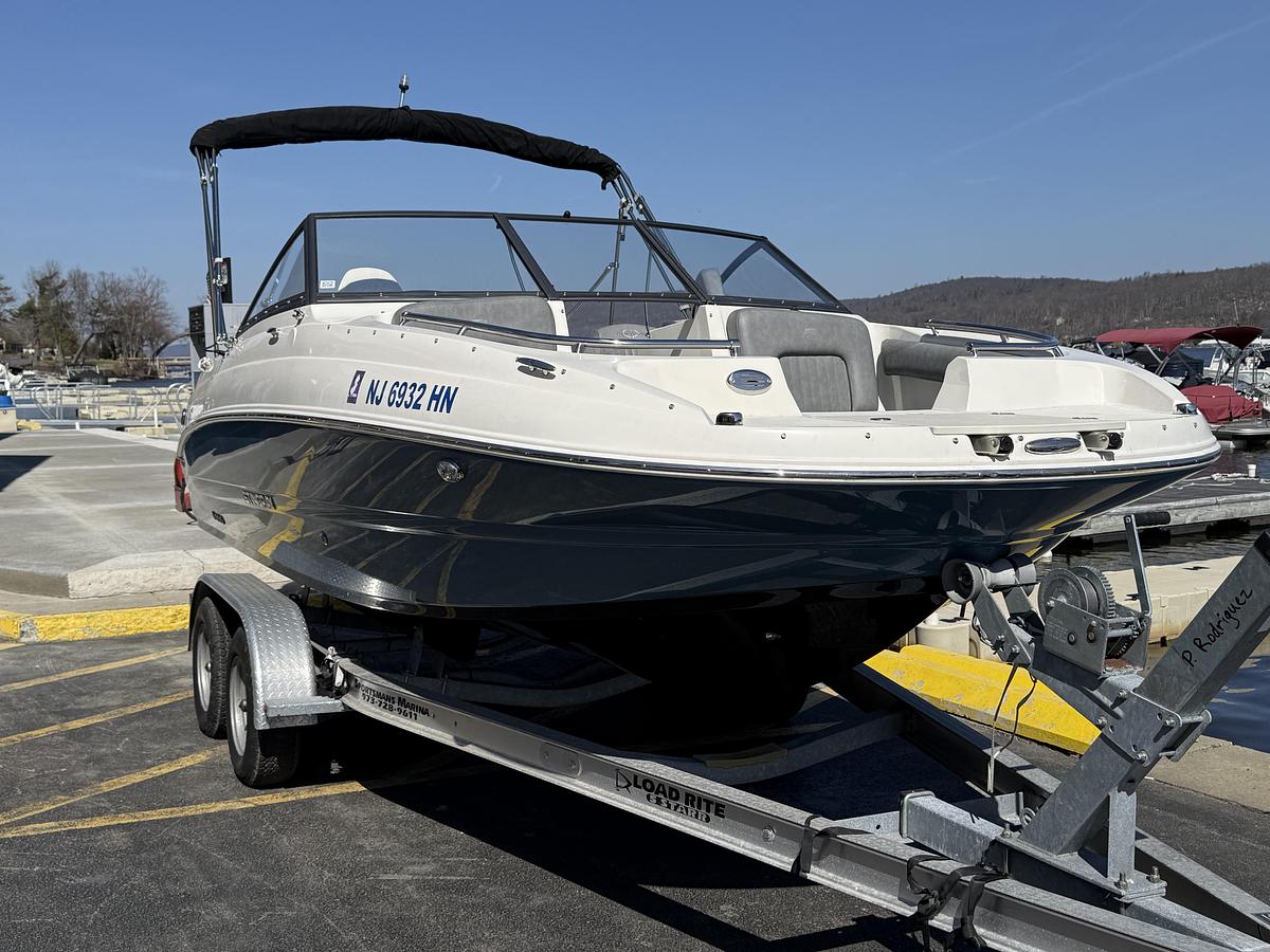 Used 2020 Stingray 201DS