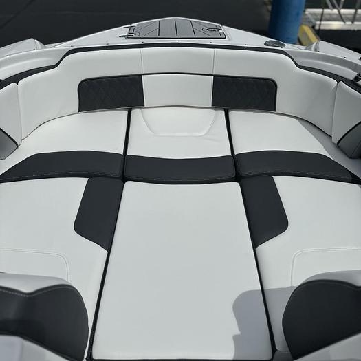 2025 Monterey M45 Series