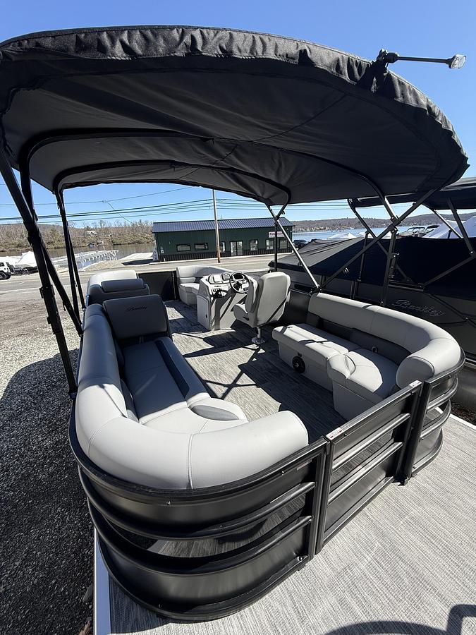 Used 2026 Bentley Pontoons Bolt 223