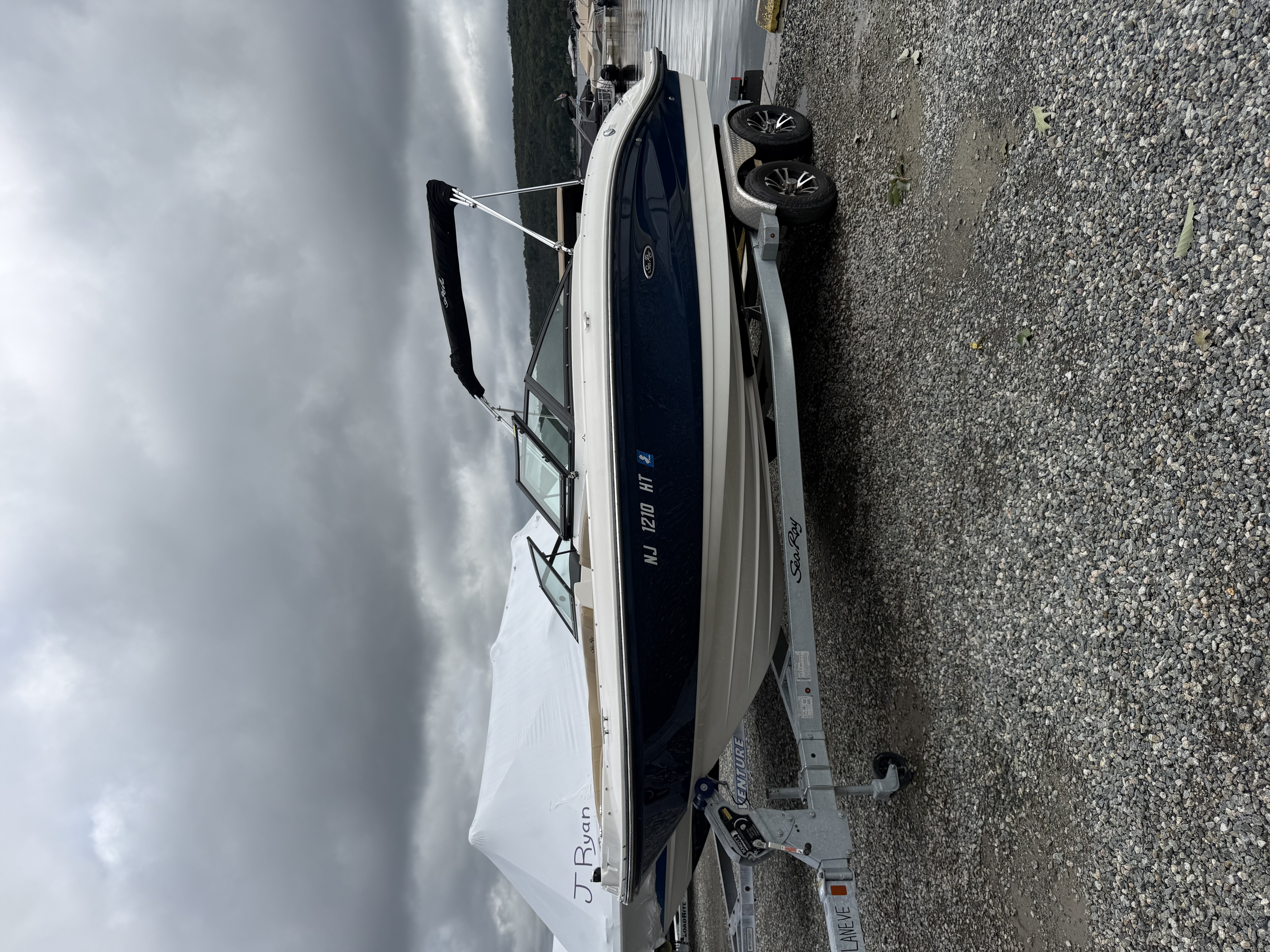 Used 2023 SeaRay SPX210