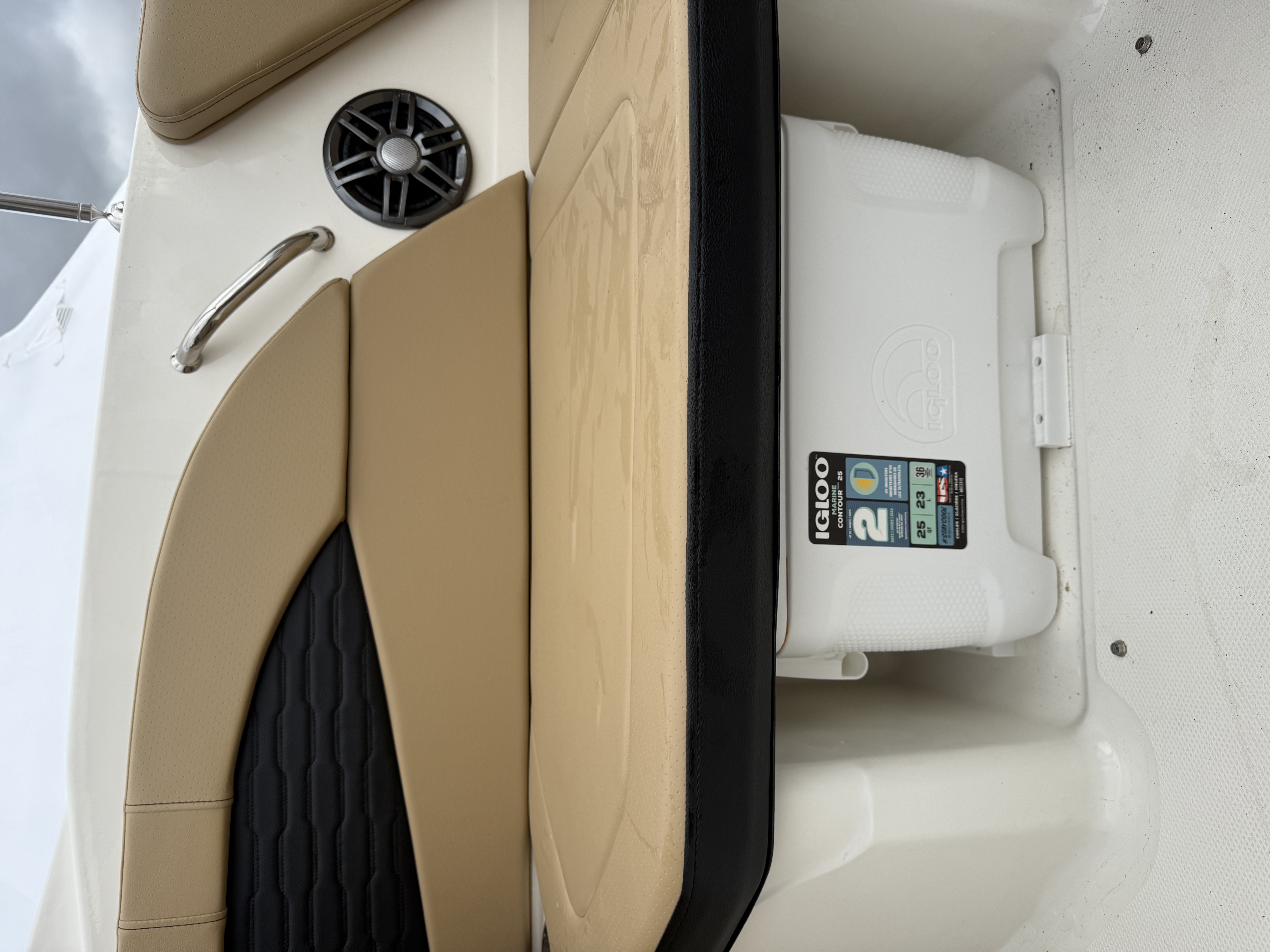 Used 2023 SeaRay SPX210