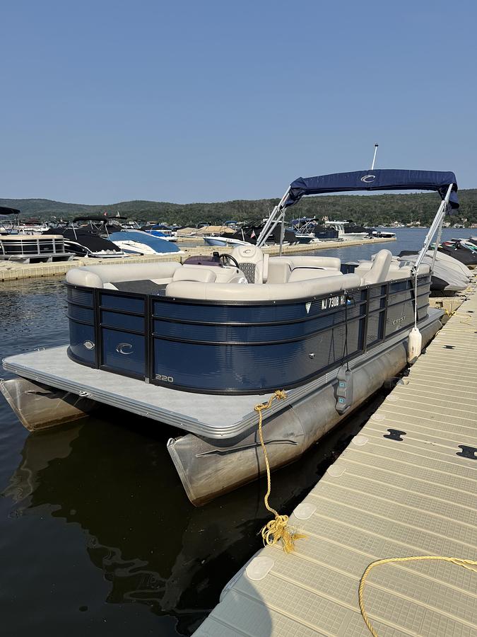 Used 2019 Bentley Pontoons I 220