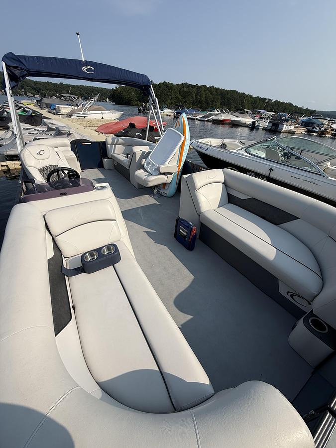 Used 2019 Bentley Pontoons I 220