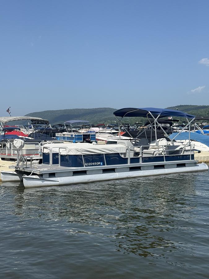 Used 1980 Harris Floay Boat