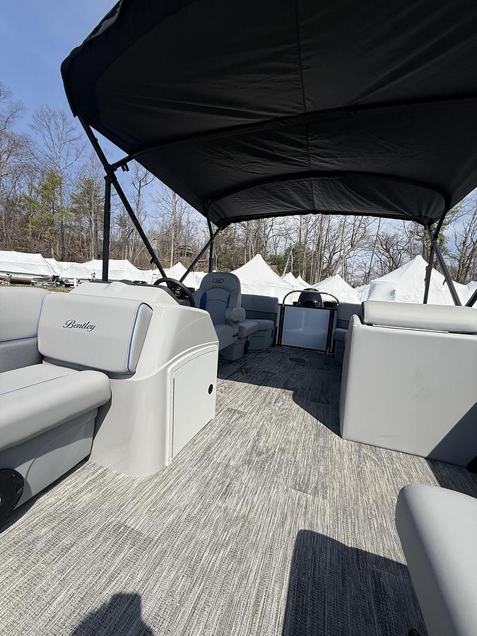 2026 Bentley Pontoons Bolt 203