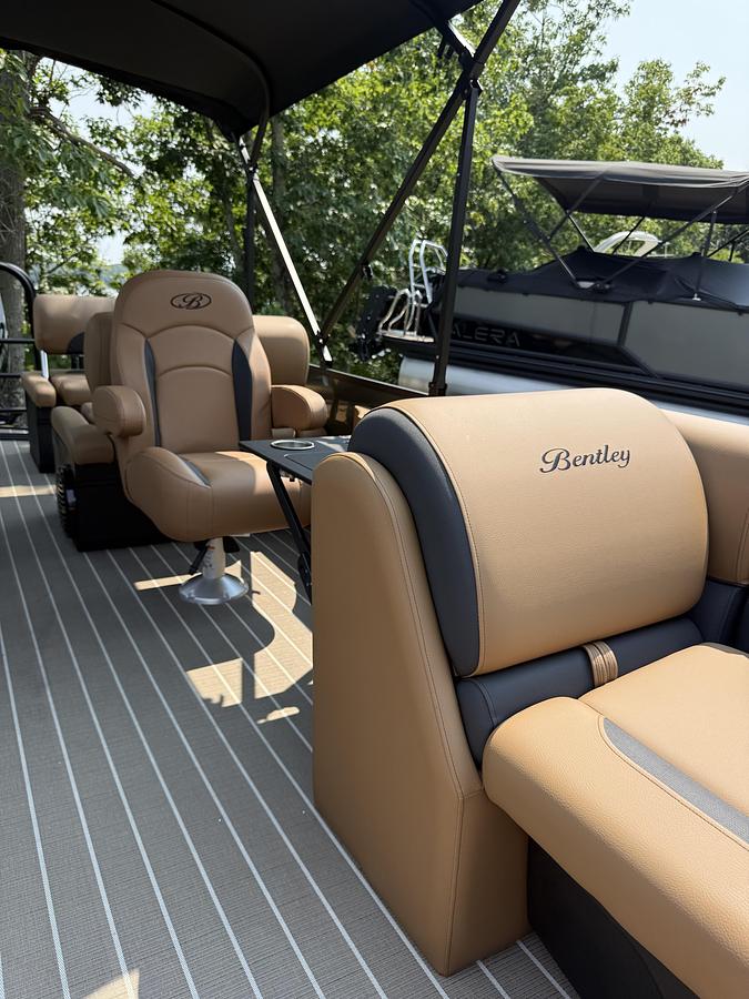 2027 Bentley Pontoons Legacy 223 Quad Swingback