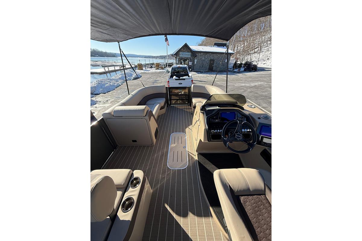 2026 Bentley Pontoons Elite 223 Swingback Bench