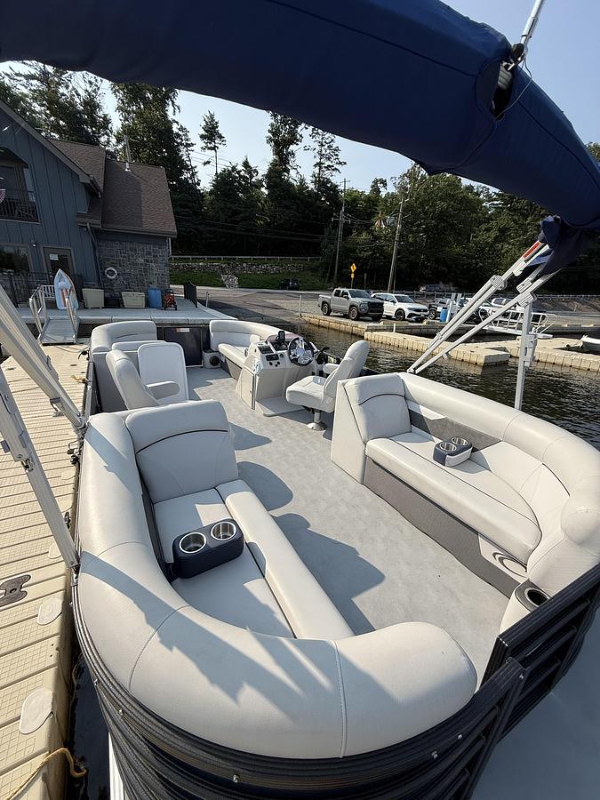 Used 2019 Bentley Pontoons I 220