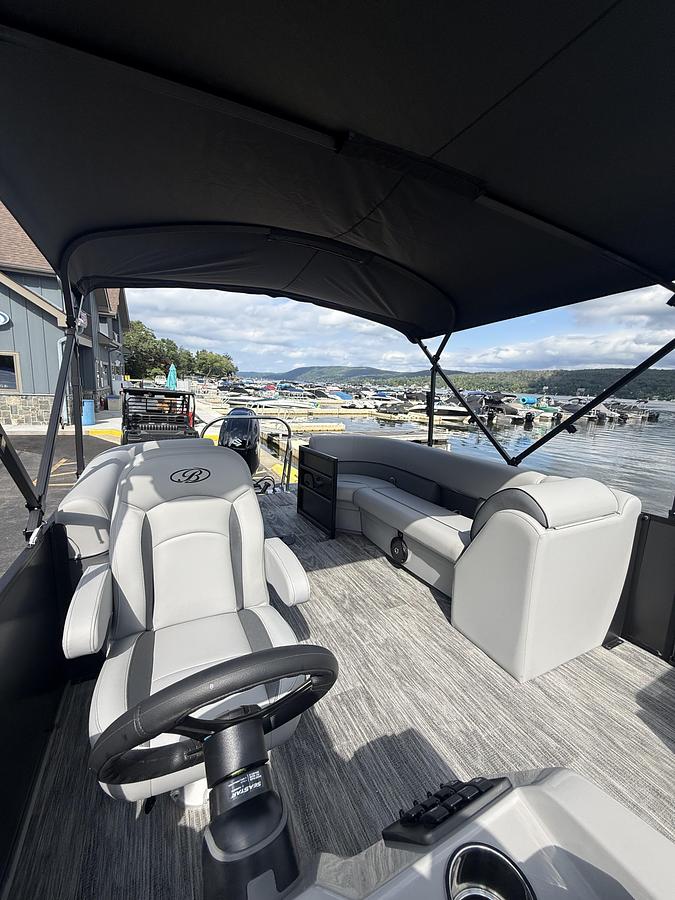 2027 Bentley Pontoons 223 Bolt