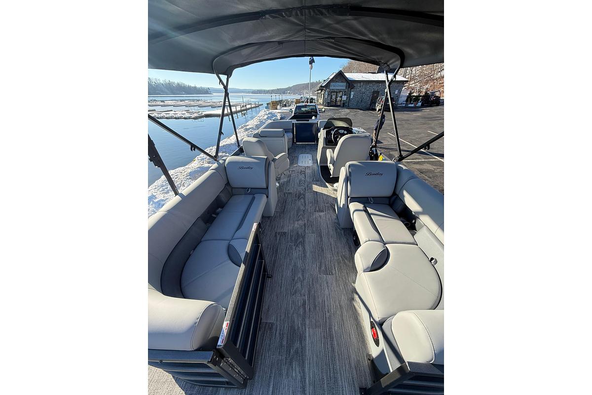 2026 Bentley Pontoons Legacy 243 Navigator
