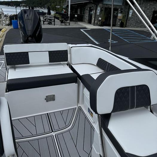 2025 Monterey M45 Series