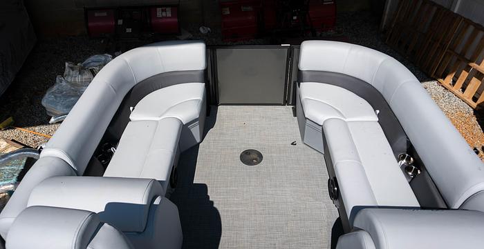 2024 Bentley Pontoons 240 Navigator