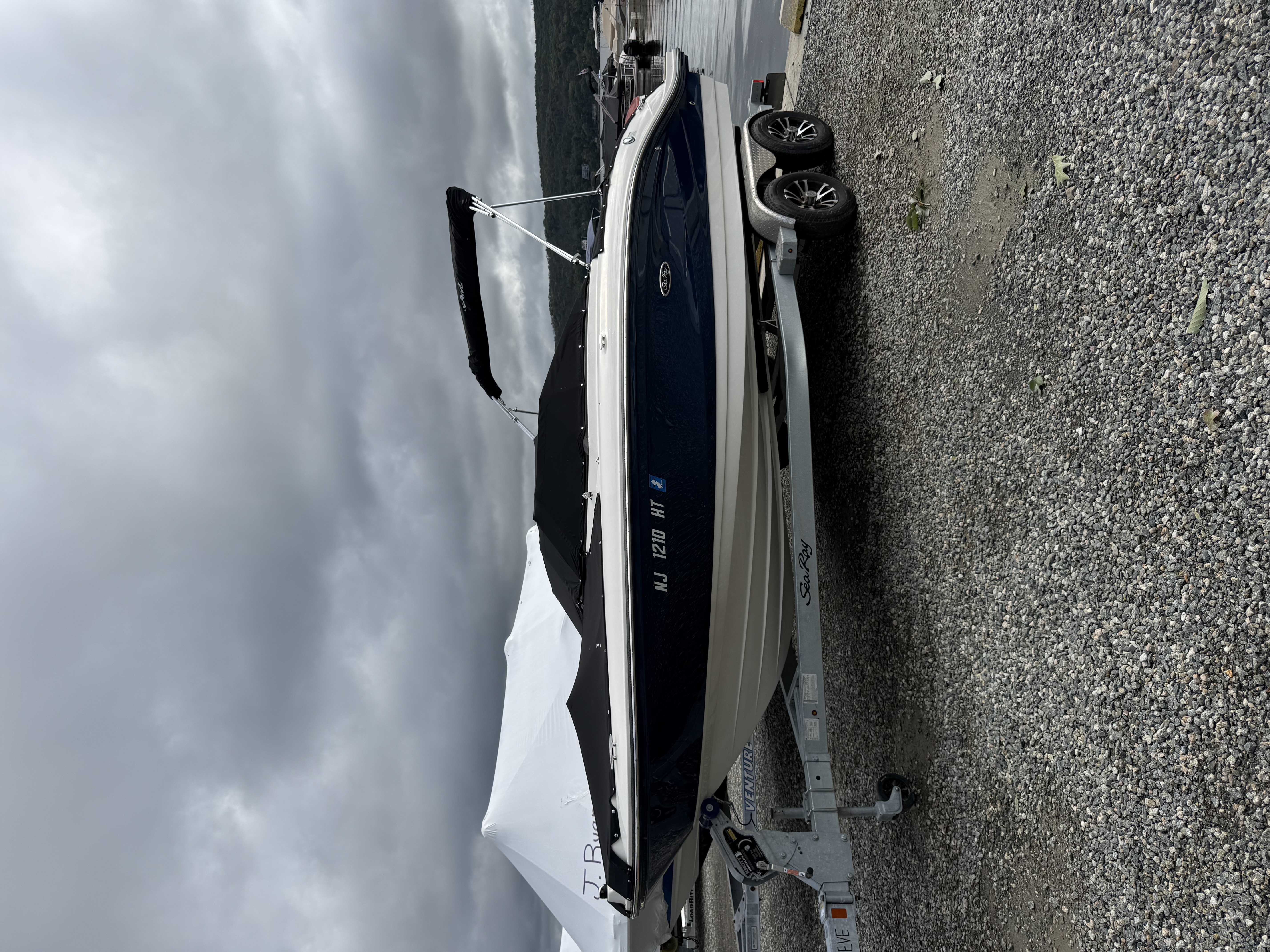 Used 2023 SeaRay SPX210