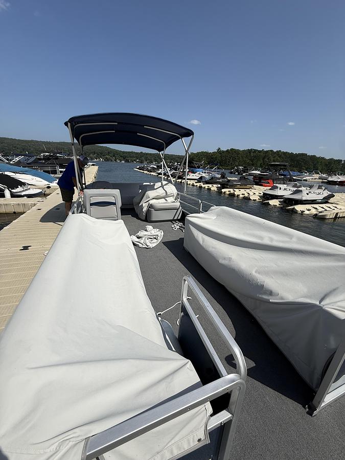 Used 1980 Harris Floay Boat