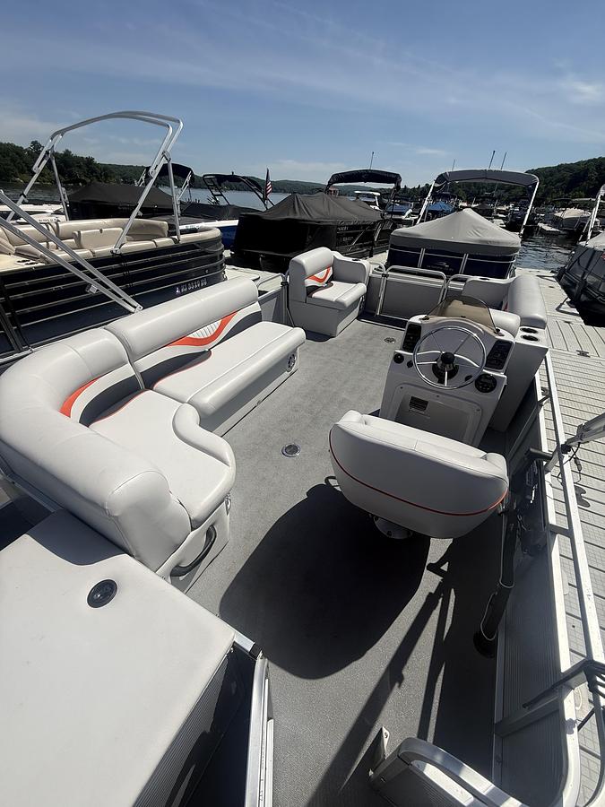 Used 2018 Qwest Edge 818