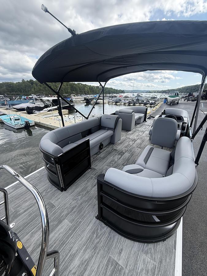 2027 Bentley Pontoons 223 Bolt