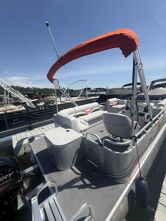 Used 2018 Qwest Edge 818