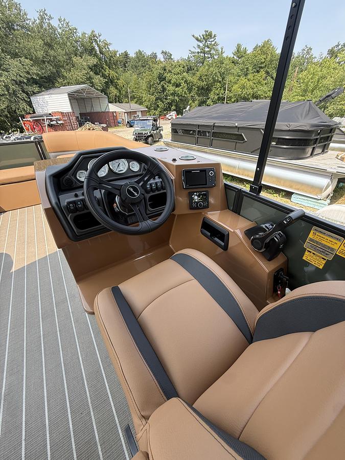 2027 Bentley Pontoons Legacy 223 Quad Swingback