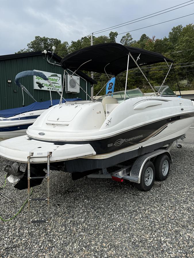 Used 2002 Chaparral 243 Sunesta