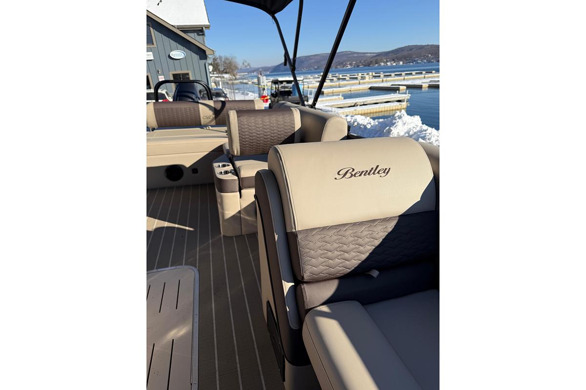 2026 Bentley Pontoons Elite 223 Swingback Bench
