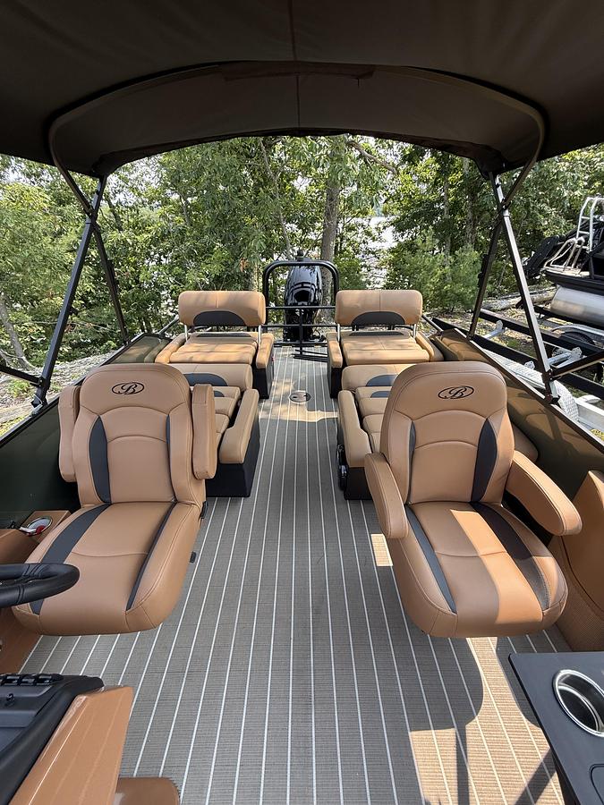 2027 Bentley Pontoons Legacy 223 Quad Swingback